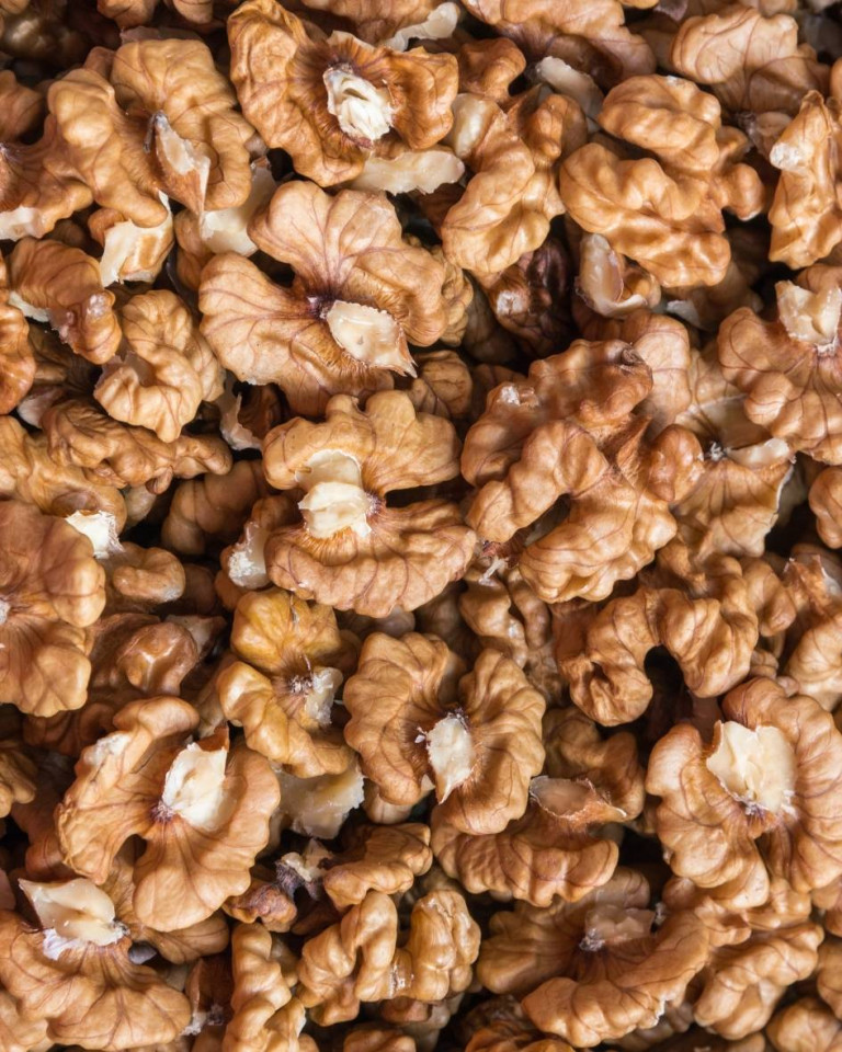 Miez de nuca sferturi optimi 1kg GustaPro